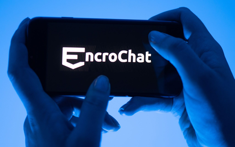 Encrochat war ein verschlüsseltes Kommunikationssystem, mit dem Kriminelle Straftaten wie Drogengeschäfte, Mordanschläge, Überfälle und Geldwäsche organisierten. - Foto: Sebastian Kahnert/dpa