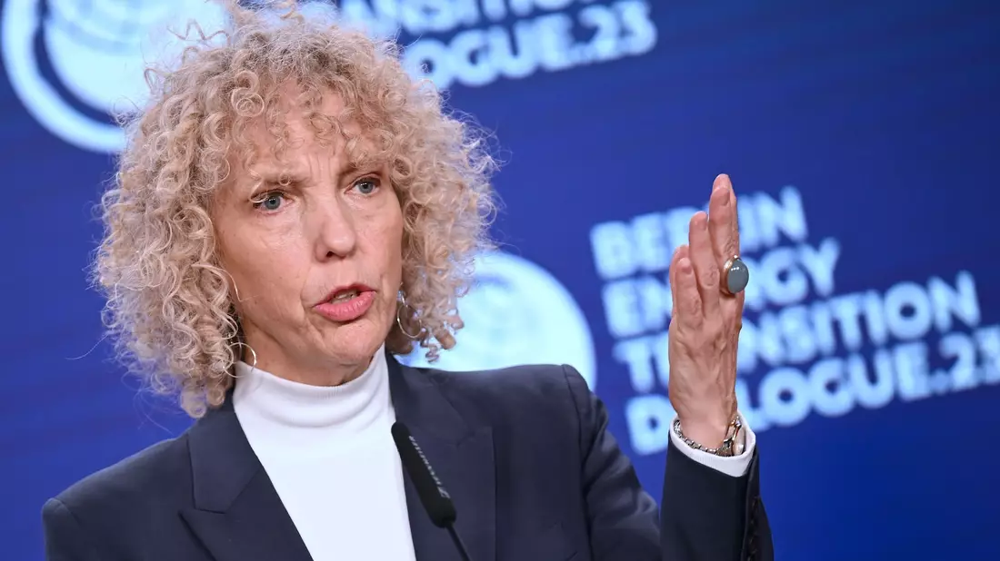«Wichtig ist, dass COP28 ein starkes Signal sendet», sagt die Klimabeauftragte Jennifer Morgan. - Bild: Britta Pedersen/dpa