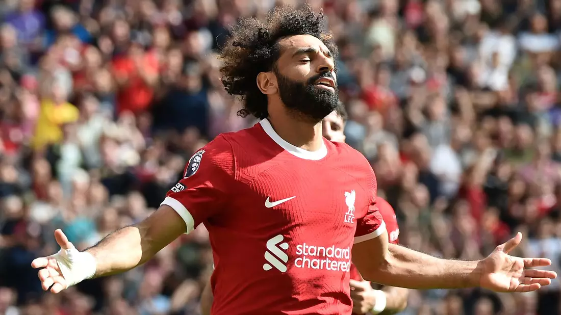 Liverpool-Star Mohamed Salah wird vom saudischen Club Al-Ittihad umworben. - Bild: Rui Vieira/AP/dpa