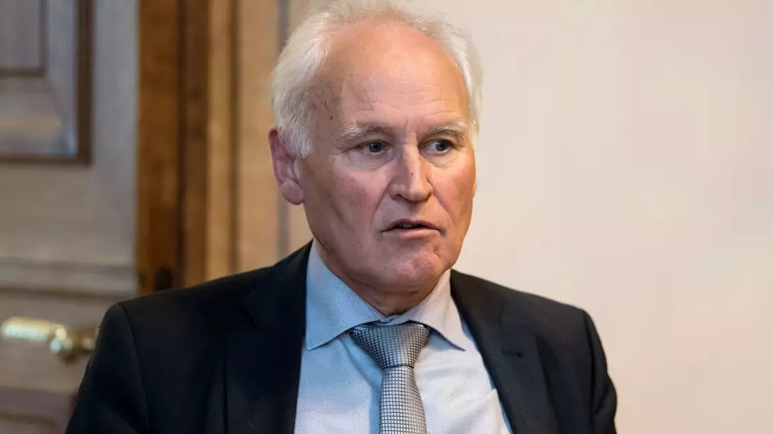 Erwin Huber kritisiert das Verhalten von Bayerns Vize-Ministerpräsidenten Hubert Aiwanger. - Bild: Sven Hoppe/dpa