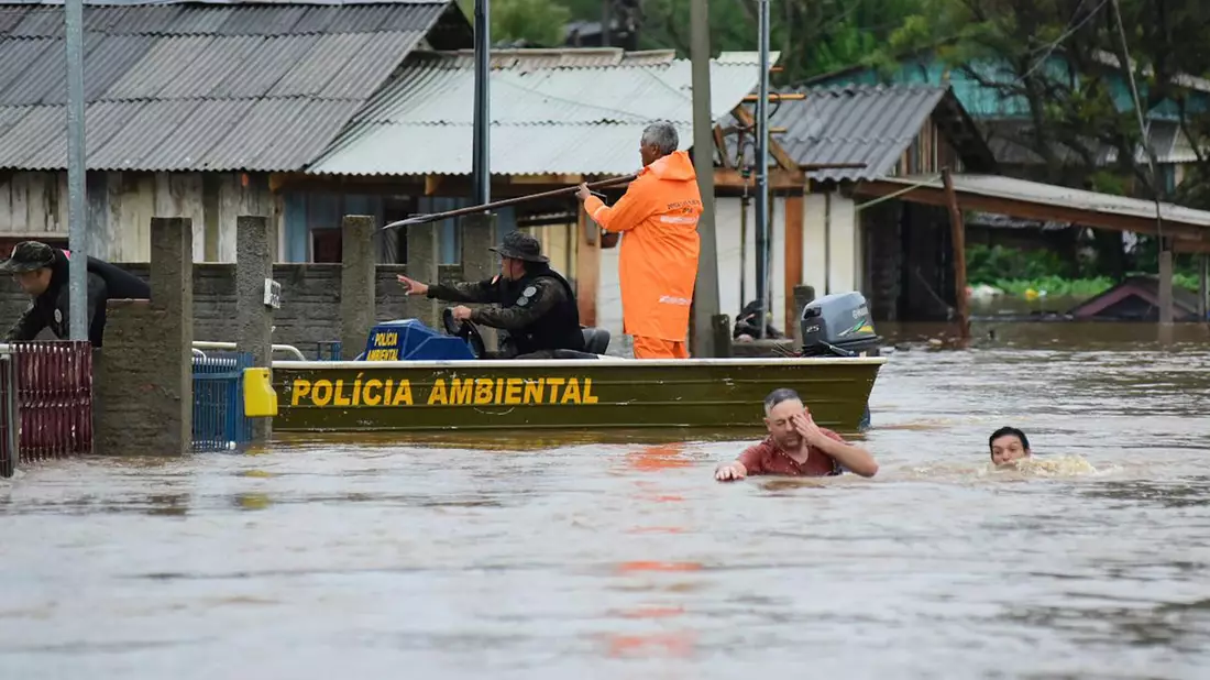 Ganze Dörfer im Bundesstaat Rio Grande do Sul sind überschwemmt. - Bild: Diogo Zanatta/Futura Press/AP/dpa