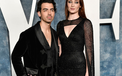 Joe Jonas (l) und Sophie Turner lassen sich scheiden. - Foto: Evan Agostini/Invision/AP/dpa