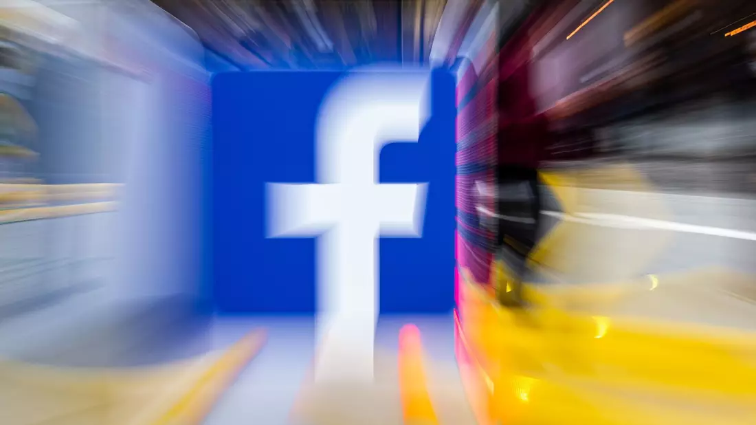 Unbekannte hatten bei Facebook Daten von etwa 500 Millionen Nutzern abgegriffen. - Bild: Daniel Reinhardt/dpa