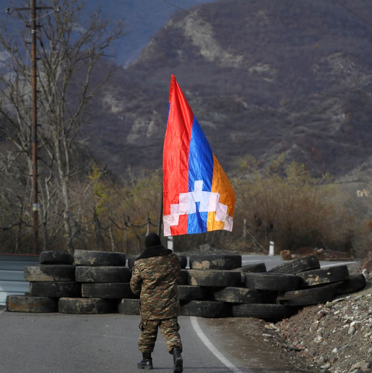Die beiden ehemals sowjetischen Länder Armenien und Aserbaidschan kämpfen seit Jahrzehnten um die Region Berg-Karabach. - Foto: Sergei Grits/AP/dpa