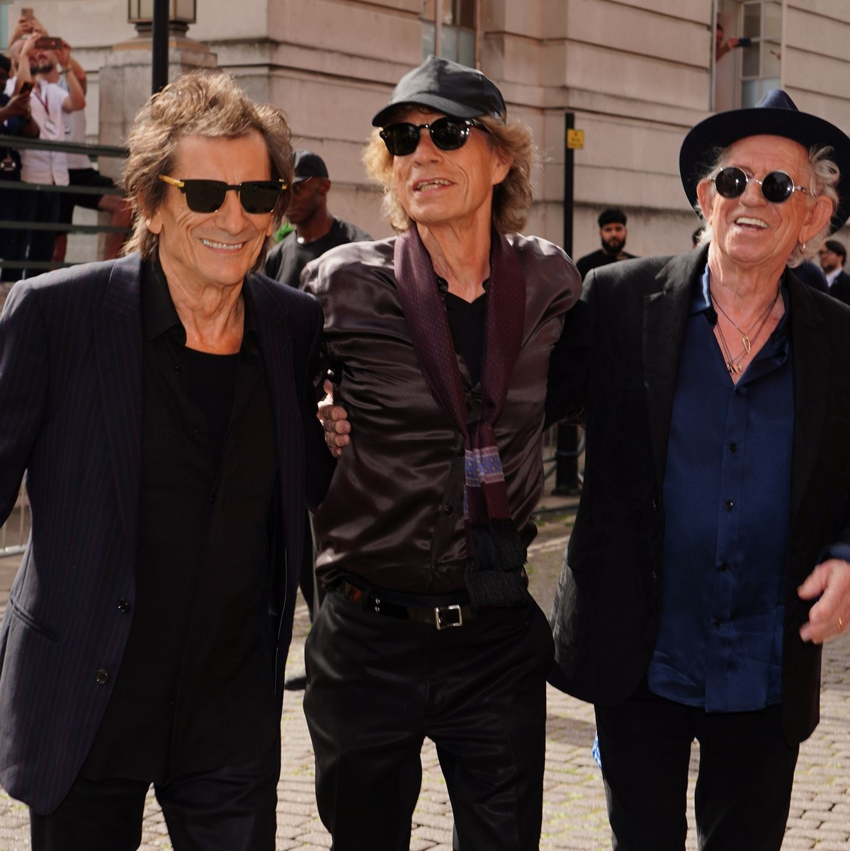 Ronnie Wood (l-r), Mick Jagger und Keith Richards rühren in London die Werbetrommel für ihr neues Studioalbum «Hackney Diamonds». - Foto: Ian West/PA Wire/dpa