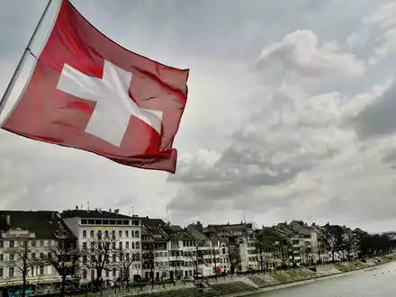 In der Schweiz nimmt die Präsenz deutscher Staatsbürger zu. - Foto: Oliver Berg/dpa