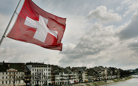 In der Schweiz nimmt die Präsenz deutscher Staatsbürger zu. - Foto: Oliver Berg/dpa