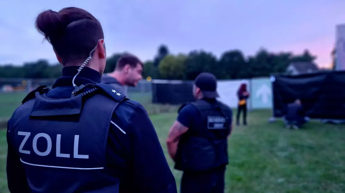 GZD: Zoll nimmt Wach- und Sicherheitsgewerbe ins Visier Bundesweite Schwerpunkprüfung gegen Schwarzarbeit und illegale Beschäftigung - Bild: presseportal.de