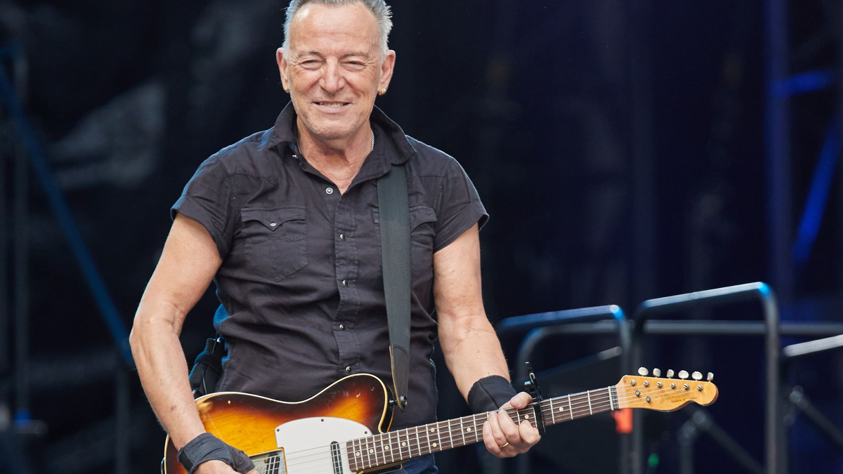 Magenprobleme setzen Bruce Springsteen im September außer Gefecht - der Musiker freut sich nach eigener Aussage aber schon auf seine Bühnen-Rückkehr. - Foto: Georg Wendt/dpa