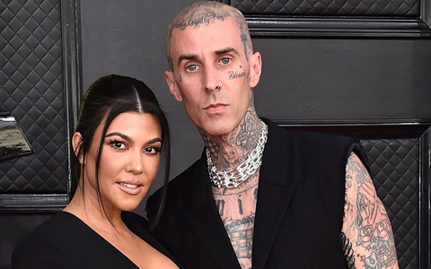 US-Realitystar Kourtney Kardashian und ihr Partner Travis Barker, Drummer von Blink 182. - Foto: Jordan Strauss/Invision/AP/dpa
