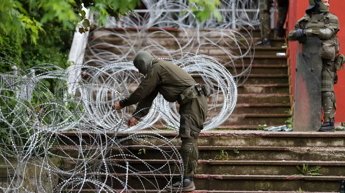 Die KFOR war 1999 nach einer Nato-Intervention gegen Serbien ins Kosovo eingerückt. - Bild: Bojan Slavkovic/AP