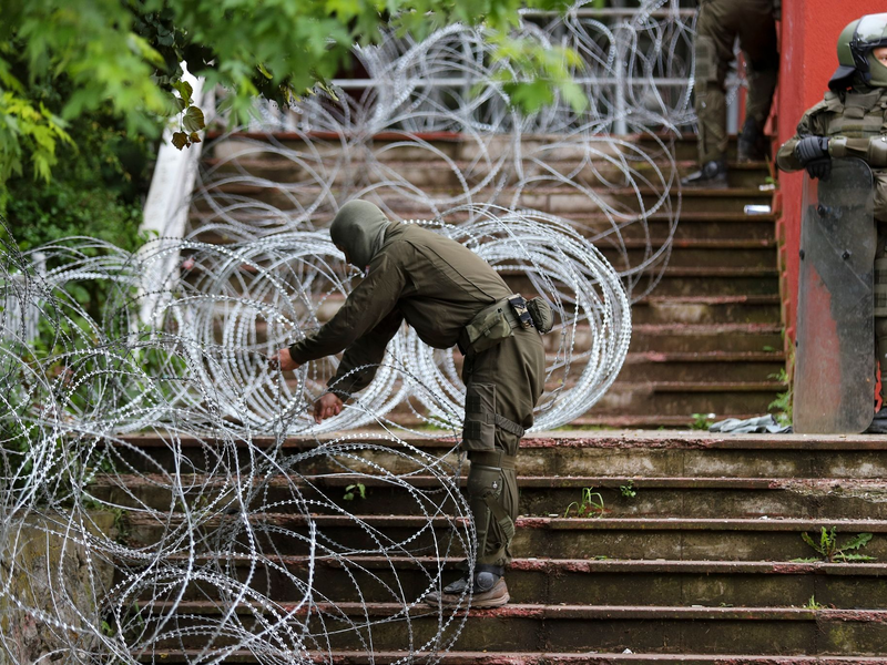 Die KFOR war 1999 nach einer Nato-Intervention gegen Serbien ins Kosovo eingerückt. - Foto: Bojan Slavkovic/AP