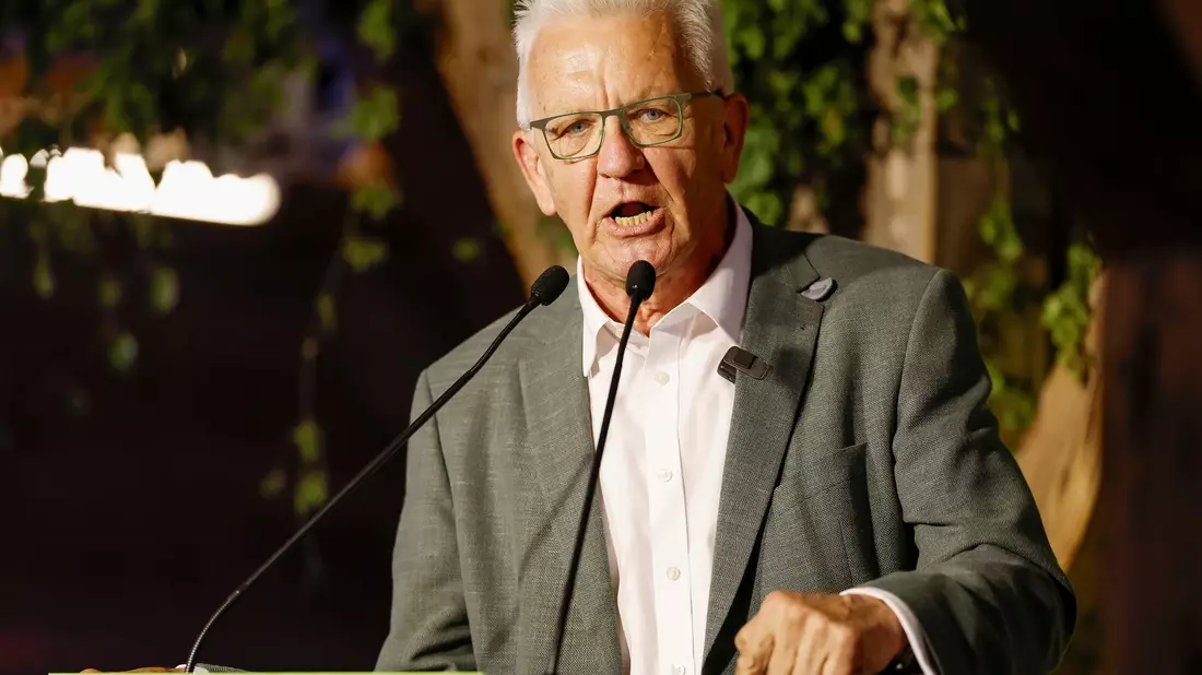Laut Winfried Kretschmann ist die vorgezogene Rente nicht mehr tragbar. - Bild: Daniel Löb/dpa
