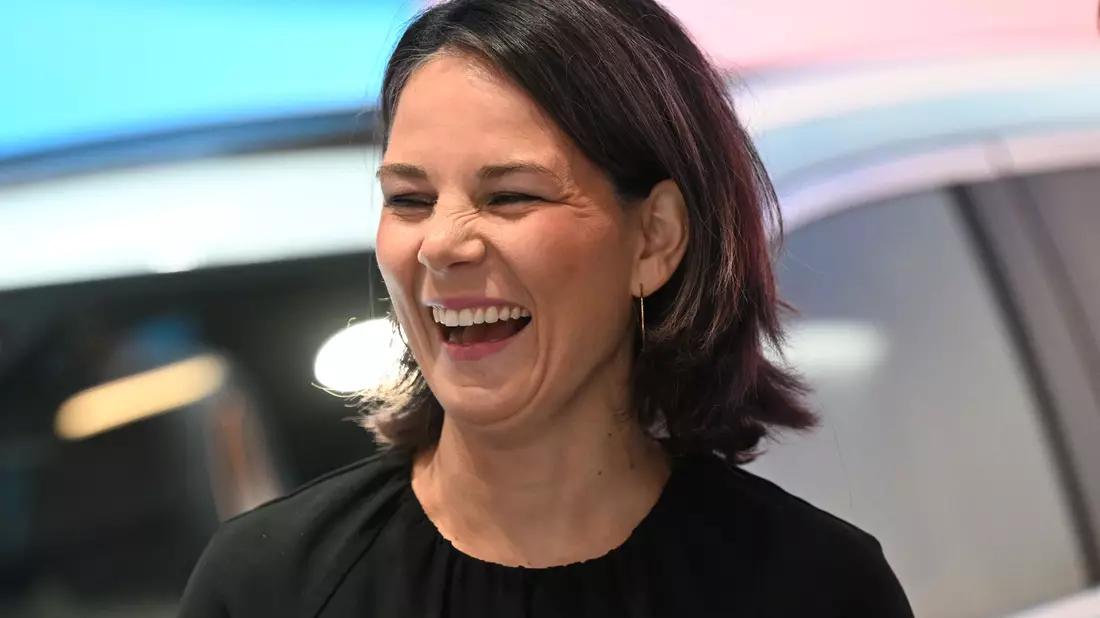 Außenministerin Annalena Baerbock (Bündnis 90/Die Grünen) besucht die IAA. - Bild: Sven Hoppe/dpa