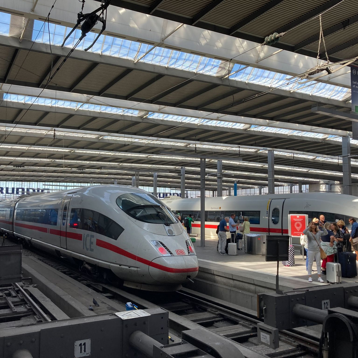 Die Züge im Münchner Hauptbahnhof stehen still. - Foto: Elke Richter/dpa
