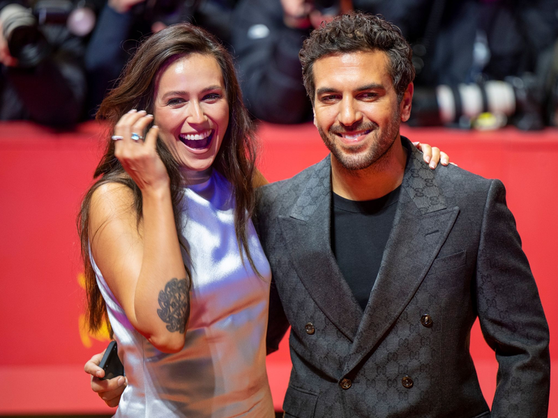 Elyas M'Barek und Jessica Riso genießen das Leben in New York. - Foto: Monika Skolimowska/dpa