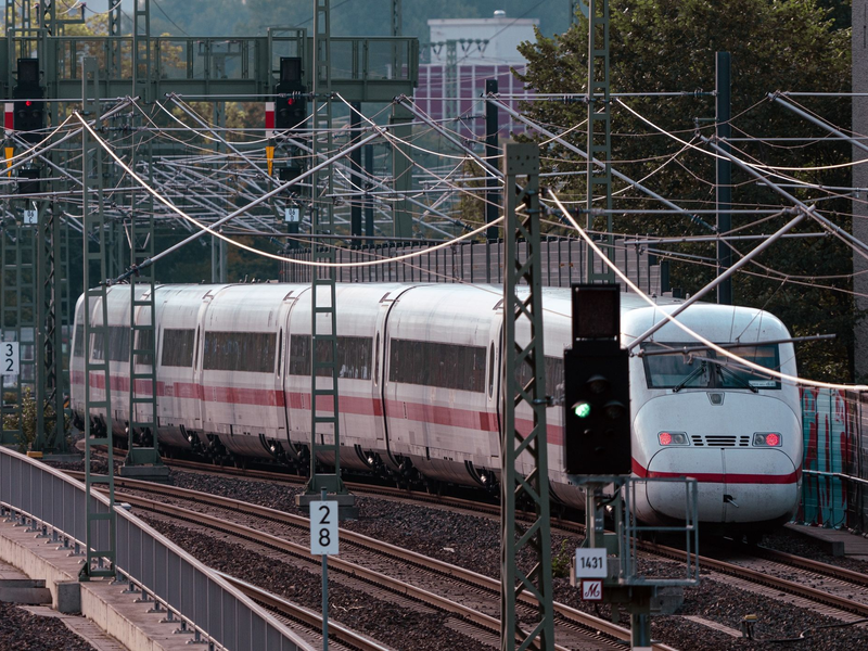 Die Deutsche Bahn will den Einsatz von Bodycams ausweiten. - Foto: Soeren Stache/dpa