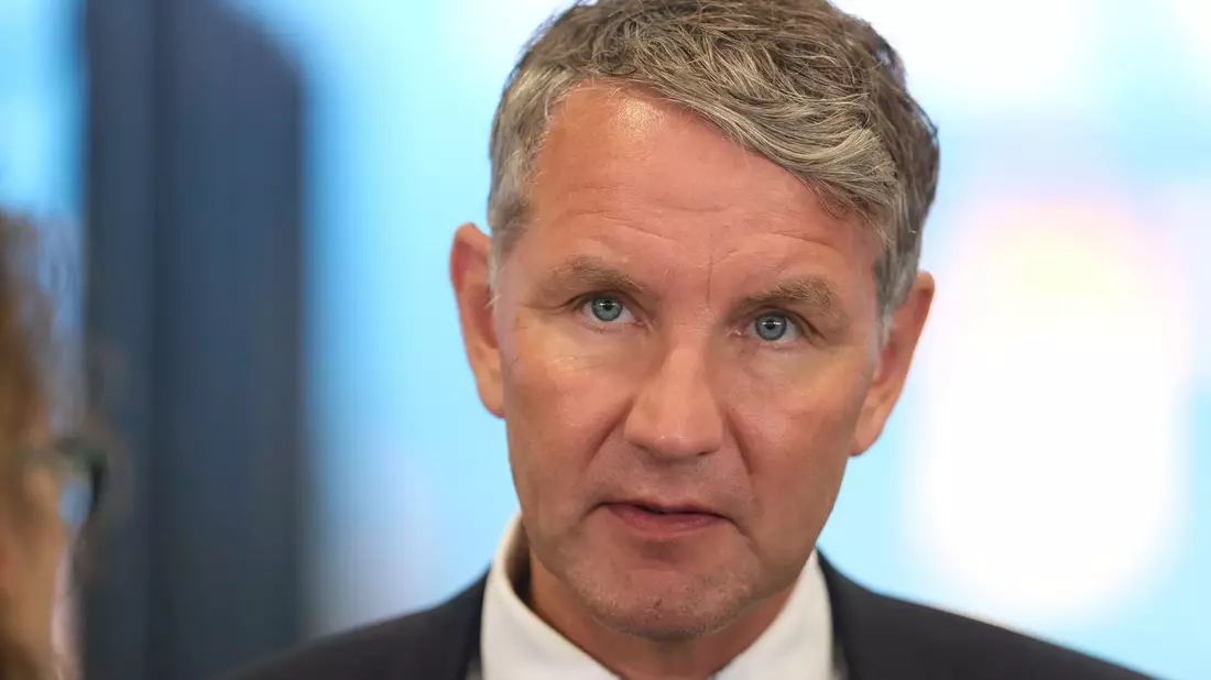 Der Thüringer AfD-Fraktionsvorsitzende Björn Höcke - nach eigener Aussage wure seine Immunität bereits zum siebten Mal aufgehoben. - Bild: Sebastian Willnow/dpa
