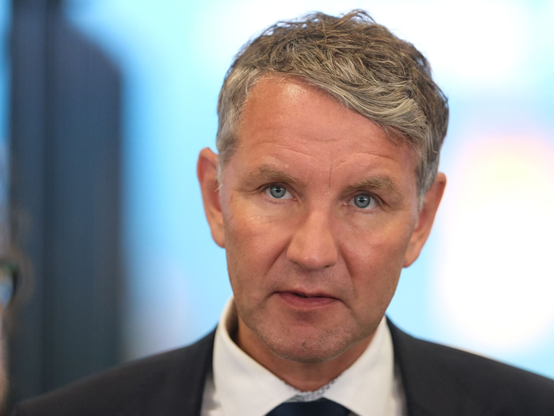 Der Thüringer AfD-Fraktionsvorsitzende Björn Höcke - nach eigener Aussage wure seine Immunität bereits zum siebten Mal aufgehoben. - Foto: Sebastian Willnow/dpa