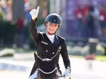 Dressurreiterin Jessica von Bredow-Werndl hat erneut den deutschen Meistertitel gewonnen. - Foto: Friso Gentsch/dpa