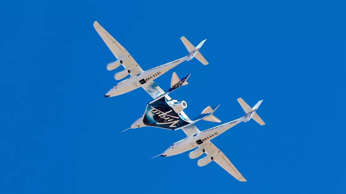 Kurztrip ins All? Das Unternehmen Virgin Galactic macht's mit dem Raumflugzeug «VSS Unity» möglich. - Bild: Matt Hartman/FR171313 AP/dpa
