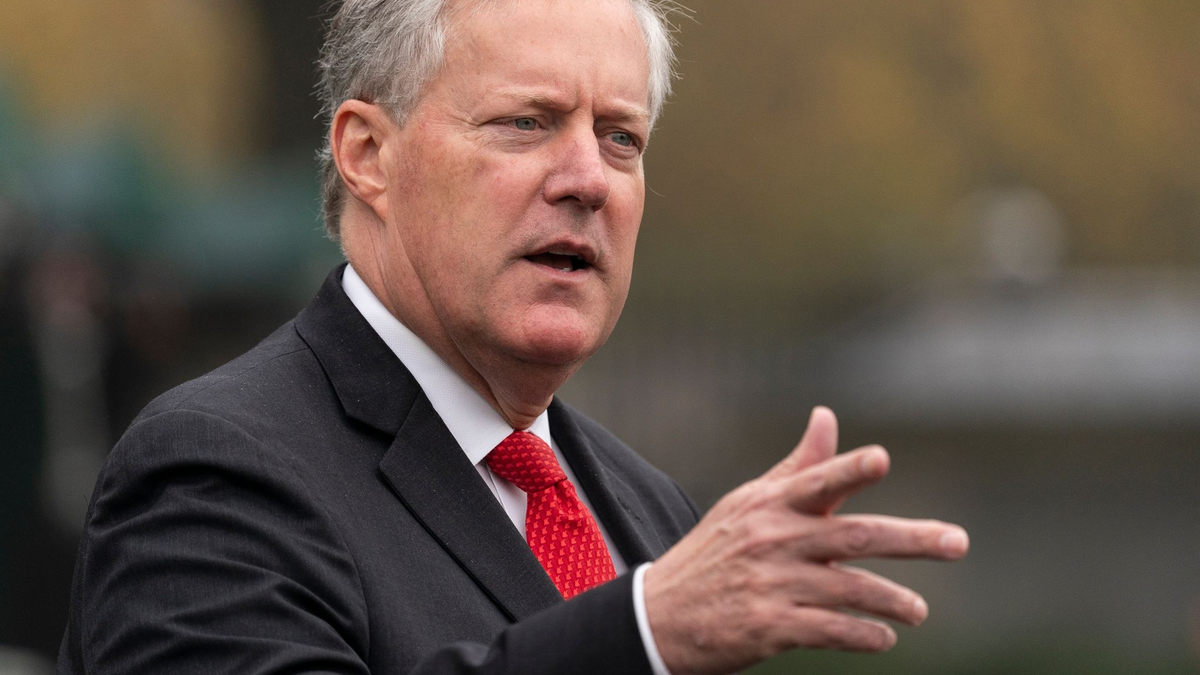 Mark Meadows, damals Stabschef des Weißen Hauses, im Gespräch mit Reportern. - Foto: Alex Brandon/AP