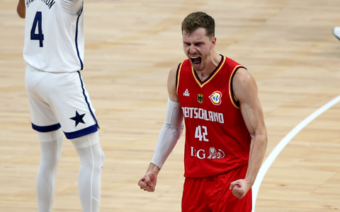 Deutschlands Andreas Obst (M) zeigte beim WM-Spiel gegen die USA eine überragende Leistung. - Foto: Matthias Stickel/dpa