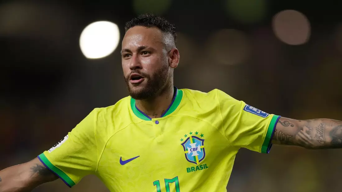 Brasiliens Neymar brach den Rekord von Pelé. - Bild: Bruna Prado/AP