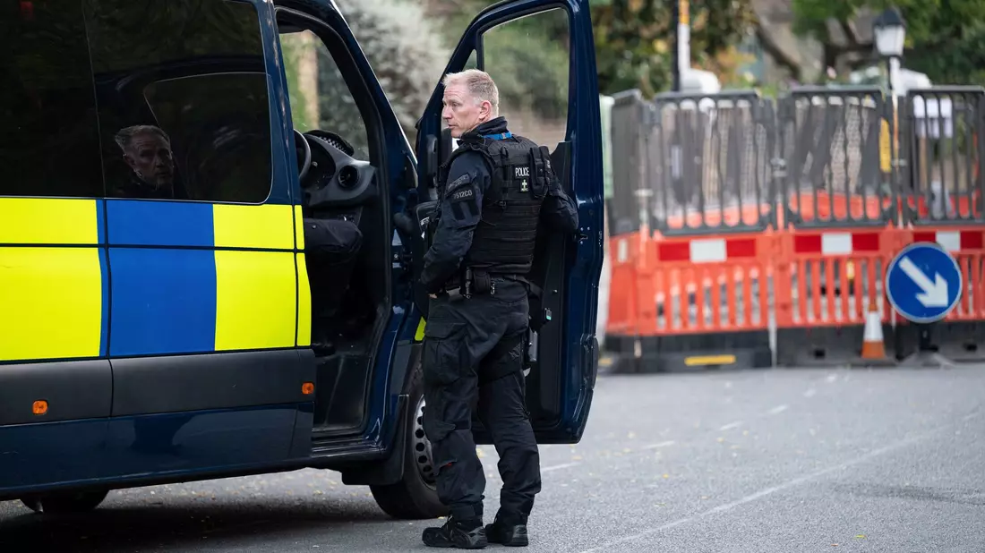 Beamte konnten den 21-Jährigen demnach im Londoner Stadtteil Chiswick ergreifen, wie die Metropolitan Police mitteilte. - Bild: Jamie Lashmar/PA/AP/dpa