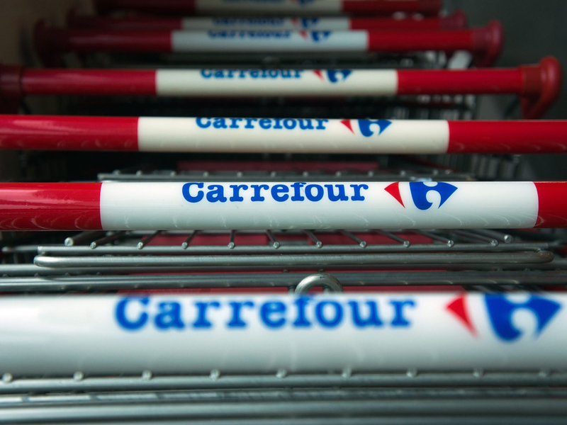 «Wir setzen uns dafür ein, den Preis neu zu verhandeln», kündigt die französische Handelskette Carrefour an. - Foto: Ahmad Yusni/epa/dpa