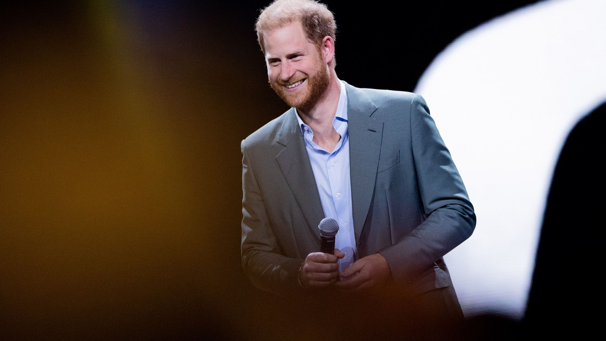 Prinz Harry während der Eröffnung der 6. Invictus Games in der Merkur Spiel-Arena. - Foto: Rolf Vennenbernd/dpa