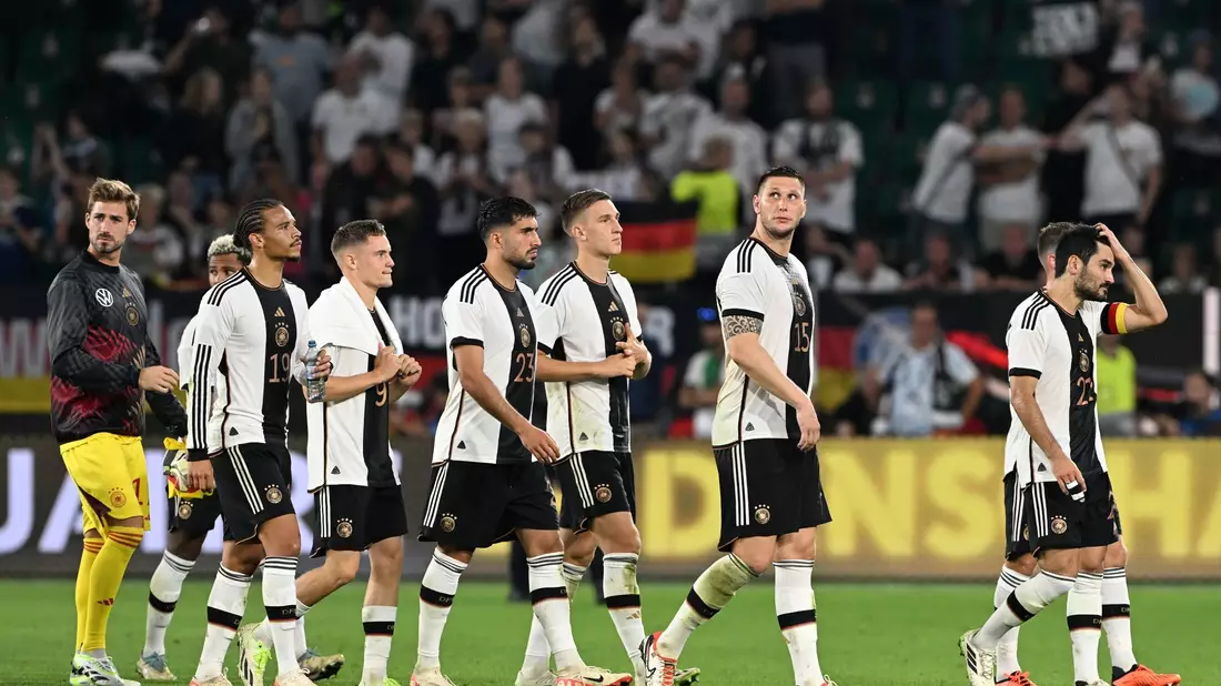 Die DFB-Spieler müssen die 1:4-Pleite gegen Japan verkraften. - Bild: Federico Gambarini/dpa