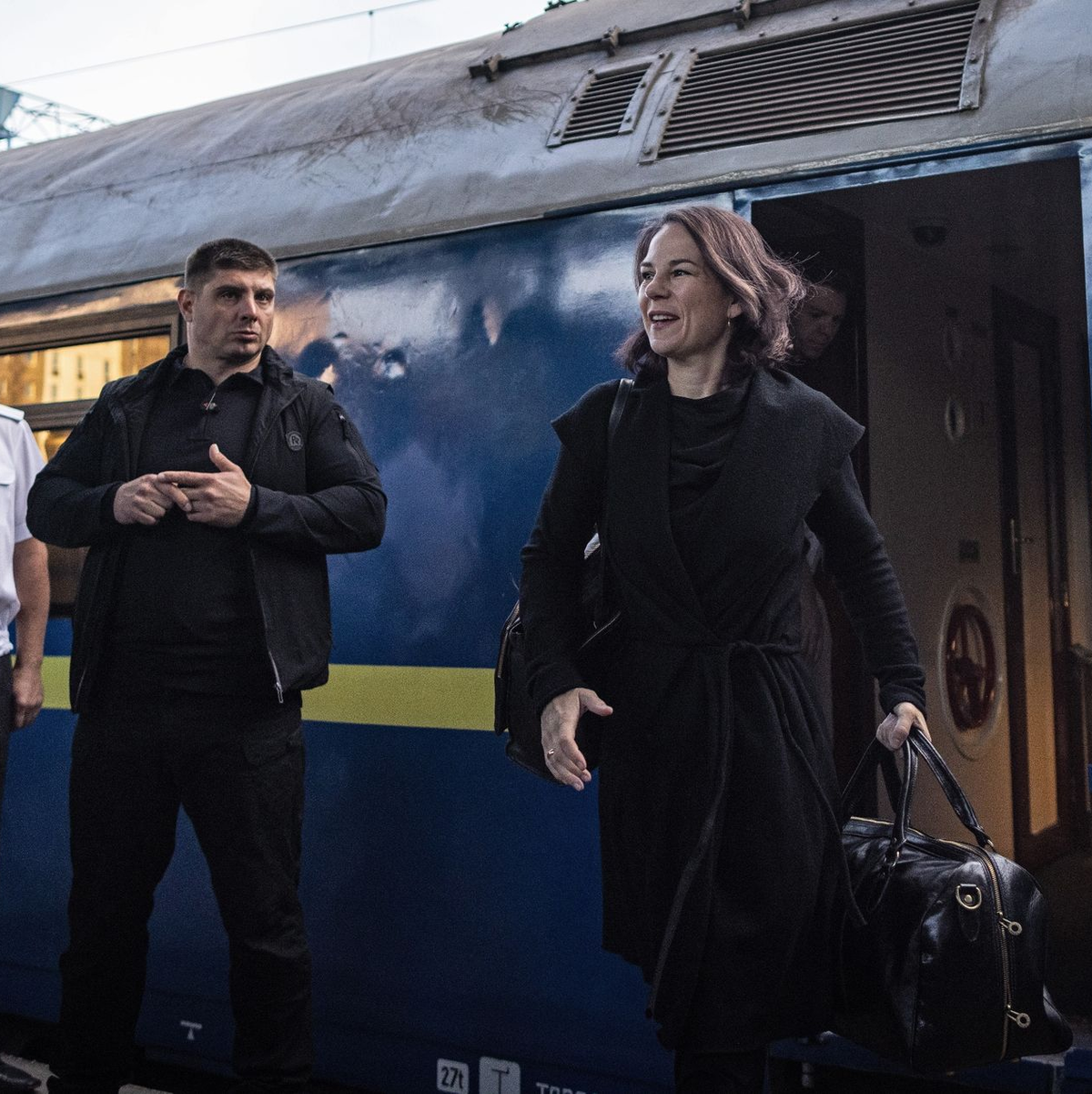 Annalena Baerbock ist mit dem Zug in der ukrainischen Hauptstadt Kiew gereist. - Foto: Oliver Weiken/dpa