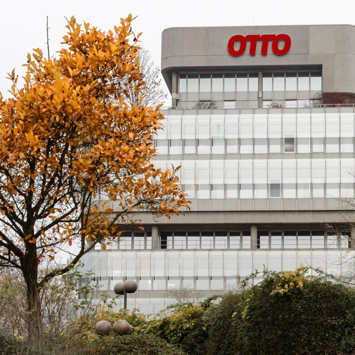 Die Zentrale des Versandhändlers Otto in Hamburg. - Foto: Markus Scholz/dpa