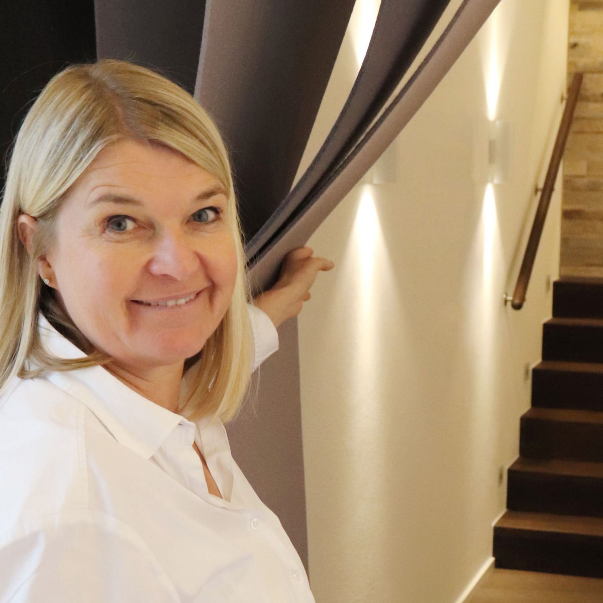 Die Holzbau-Unternehmerin Dagmar Fritz-Kramer leitet als Geschäftsführerin den Allgäuer Familienbetrieb Bau-Fritz GmbH & Co.KG in mittlerweile vierter Generation. - Foto: Jongebloed/DBU/dpa