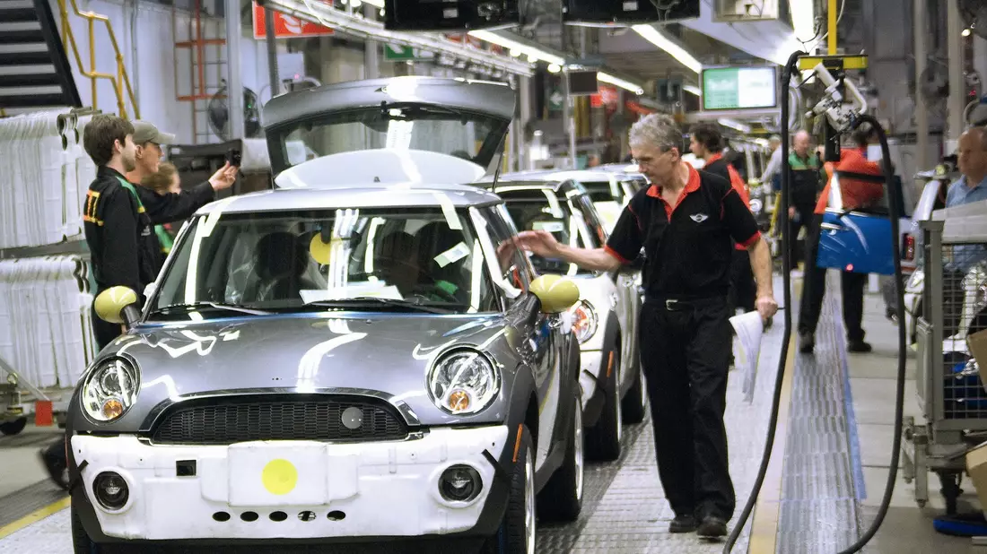 Produktion von Mini-Fahrzeugen im Werk in Oxford (Archivbild). - Bild: -/BMW AG/dpa