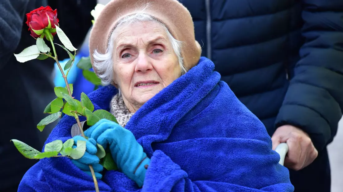 Eva Fahidi wurde als 18-Jährige nach Auschwitz deportiert. - Bild: Martin Schutt/dpa-Zentralbild/dpa