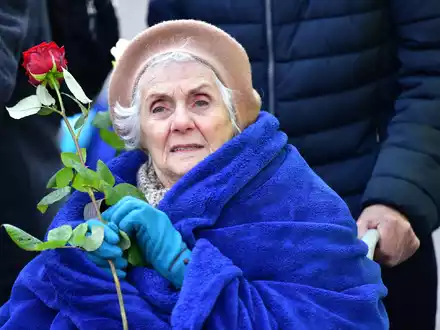 Eva Fahidi wurde als 18-Jährige nach Auschwitz deportiert. - Foto: Martin Schutt/dpa-Zentralbild/dpa