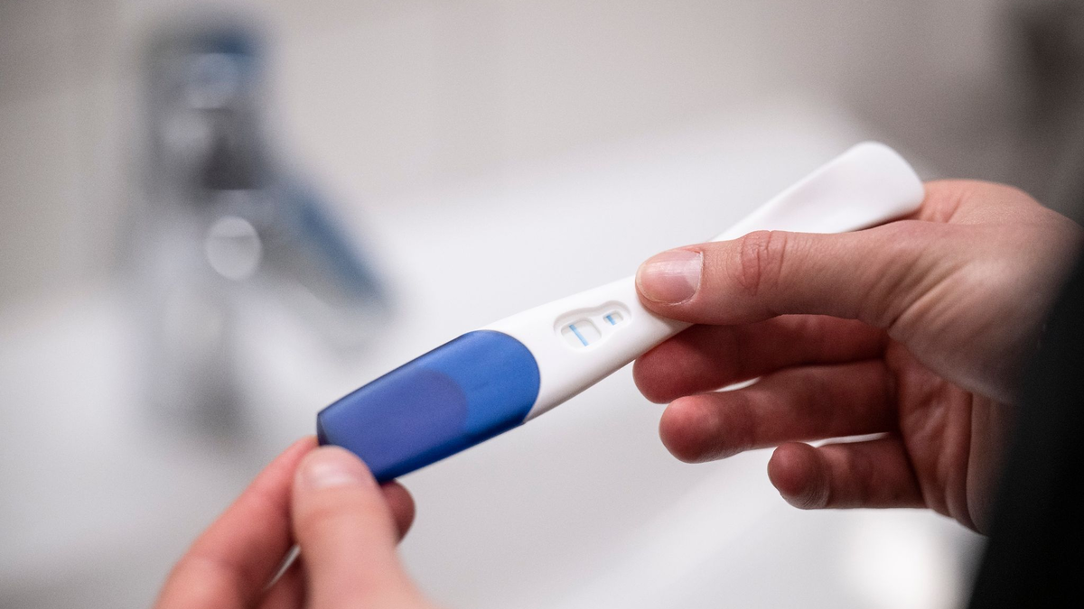 Die Zahl der Teenagermütter in Deutschland ist rückläufig. - Foto: Hannes P. Albert/dpa