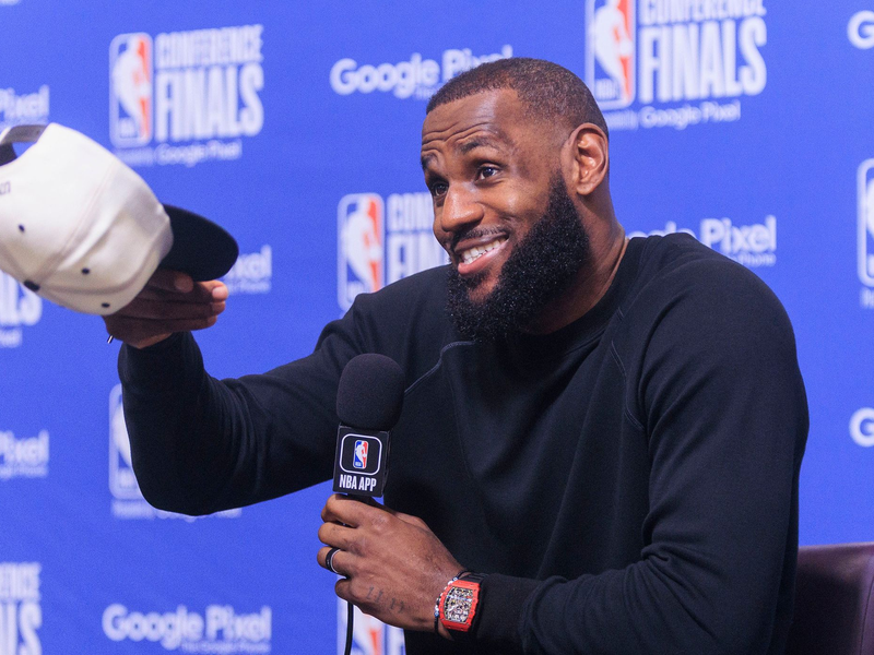 LeBron James und weitere NBA-Superstars wollen einem Bericht zufolge bei den Olympischen Spielen in Paris dabei sein. - Foto: Javier Rojas/Prensa Internacional via ZUMA/dpa
