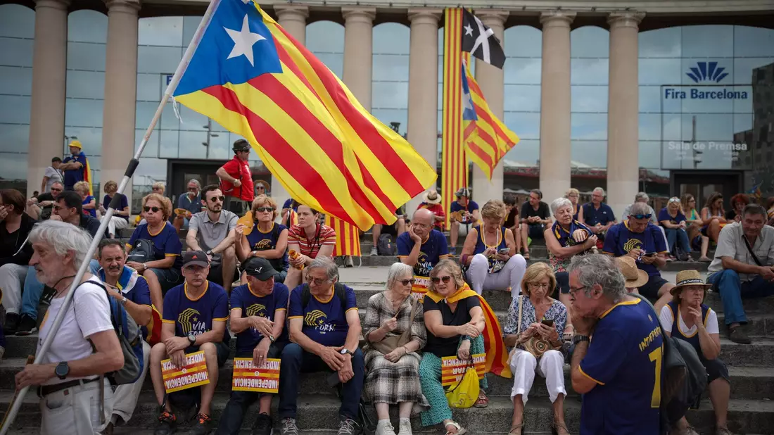 Die Angaben zur Teilnehmerzahl bei der Demo anlässlich des katalanischen Nationalfeiertages «Diada» in Barcelona gehen weit auseinander: Laut Polizei kamen 115.000 Menschen, laut Organisatoren-Schätzung waren es gut 800.000. - Bild: Kike Rincón/EUROPA PRESS/dpa