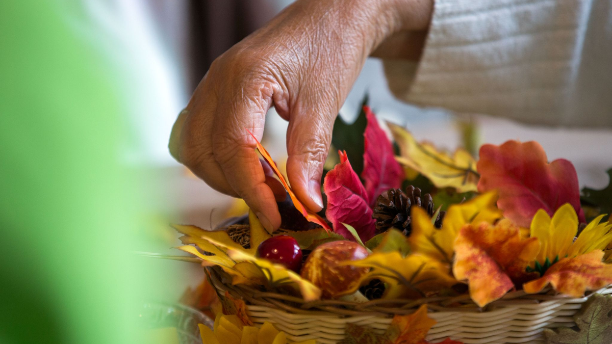 Wer noch im Alter einem Hobby nachgeht, fühlt sich zufriedener, gesünder und ist seltener depressiv. - Foto: Jens Büttner/dpa-Zentralbild/dpa
