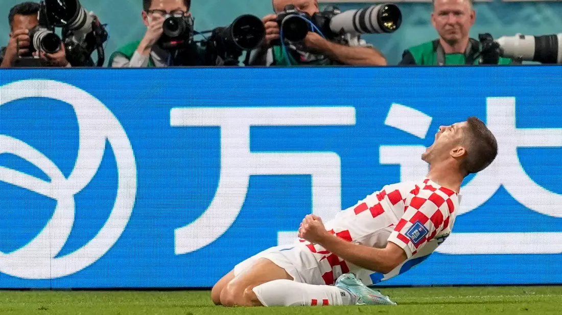 Sicherte Kroatien mit seinem Tor in Armenien den Sieg: Andrej Kramaric. - Bild: Aijaz Rahi/AP/dpa/Archivbild
