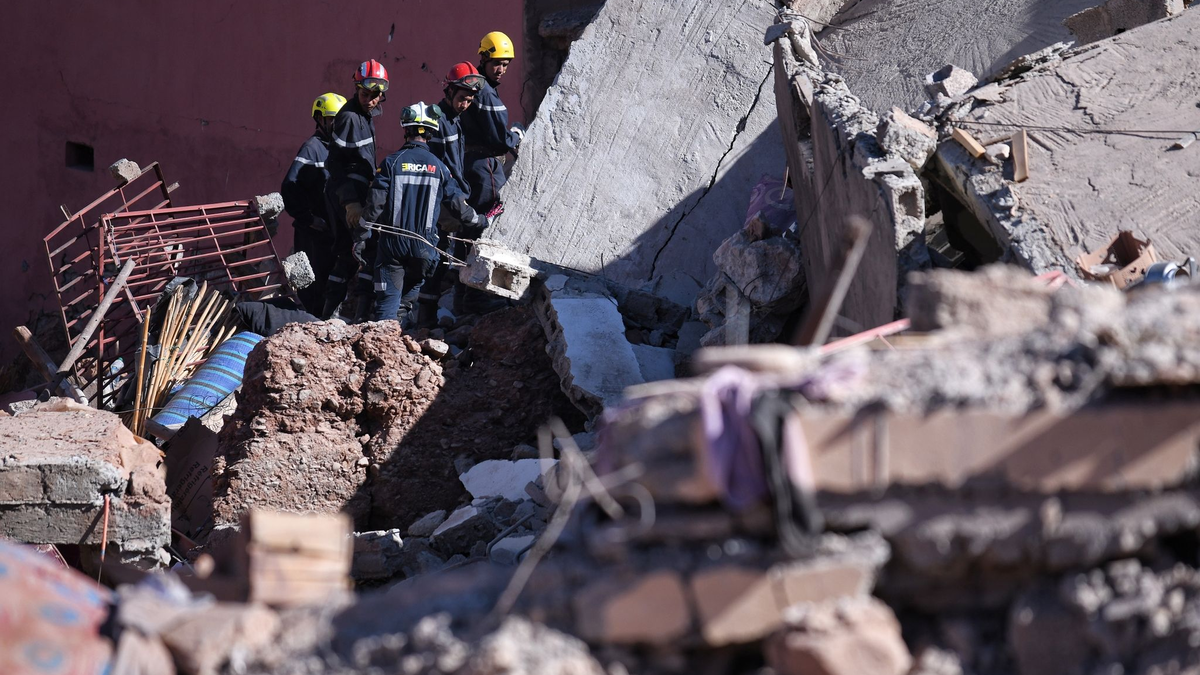 Am vierten Tag nach dem schweren Beben schwindet die Hoffnung zunehmend, unter den Trümmern noch Überlebende zu finden. - Foto: Fernando Sánchez/EUROPA PRESS/dpa