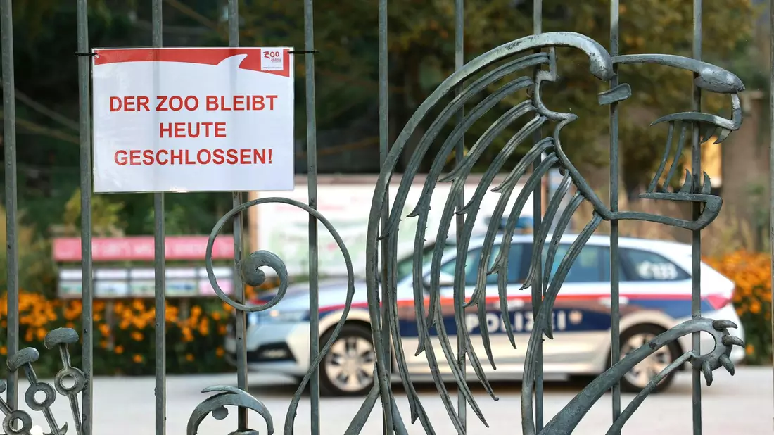 Nach dem Tod einer Pflegerin bleibt der Zoo Salzburg am Dienstag geschlossen. - Bild: Franz Neumayr/APA/dpa