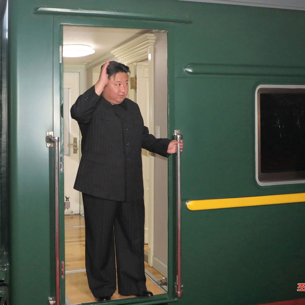 Kim Jong Un reist mit dem Zug nach Russland. - Foto: -/kcna/dpa
