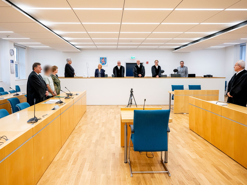 Das Landgericht Erfurt sah es als erwiesen an, dass der Angeklagte in einer Nacht im August vergangenen Jahres in Apolda ein Feuer in einem Wohnhaus legte, von dem er wusste, dass dort viele Menschen lebten. - Foto: Jacob Schröter/dpa