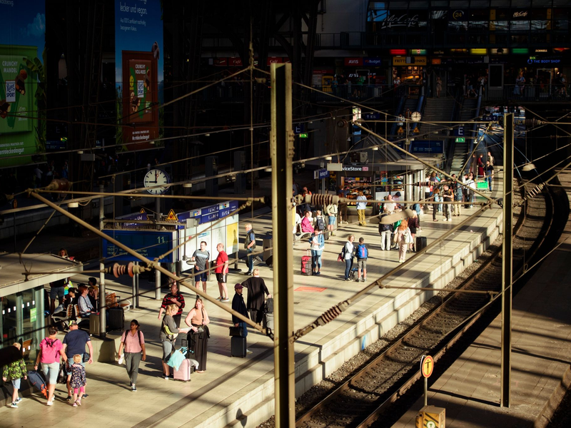 Ein Sabotageakt hatte den Fernverkehr der Deutschen Bahn zwischen Hamburg und Berlin kürzlich schwer beeinträchtigt. - Foto: Gregor Fischer/dpa