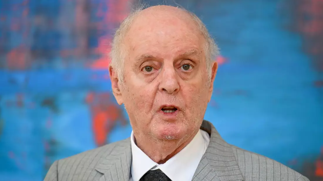 Der Dirigent Daniel Barenboim wird Ehrenbürger Berlins. - Bild: Soeren Stache/dpa