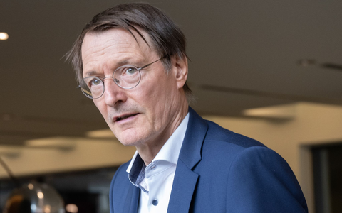 Das Ministerium von Gesundheitsminister Lauterbach verspricht sich dem geplanten Krankenhaus-Register auch Motivation für die Kliniken zu Qualitätsverbesserungen. - Foto: Boris Roessler/dpa